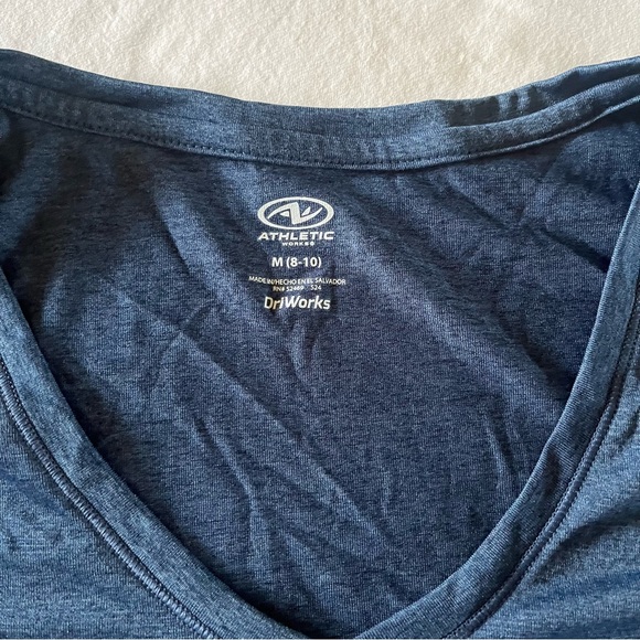 Athletic Top‎ - Picture 2 of 2